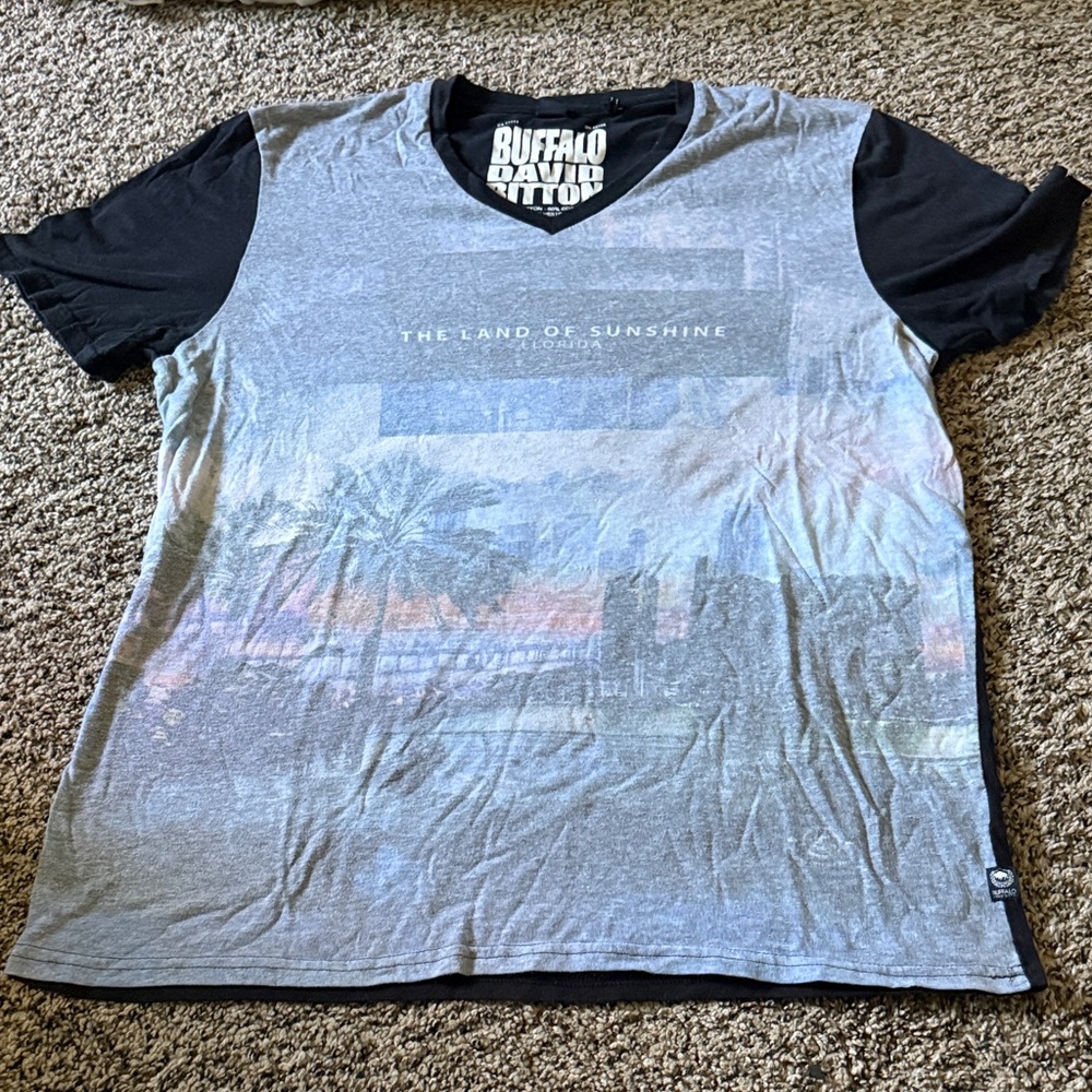 Buffalo David Bitton Black and Gray Graphic Tee
